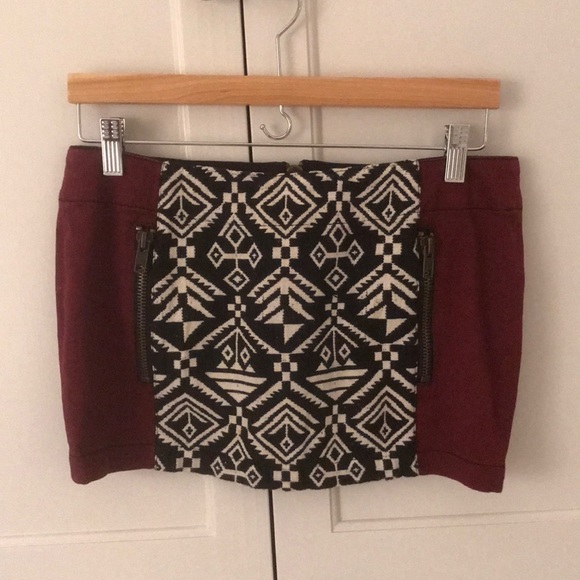 Patterned mini skirt - NWT - Picture 1 of 3